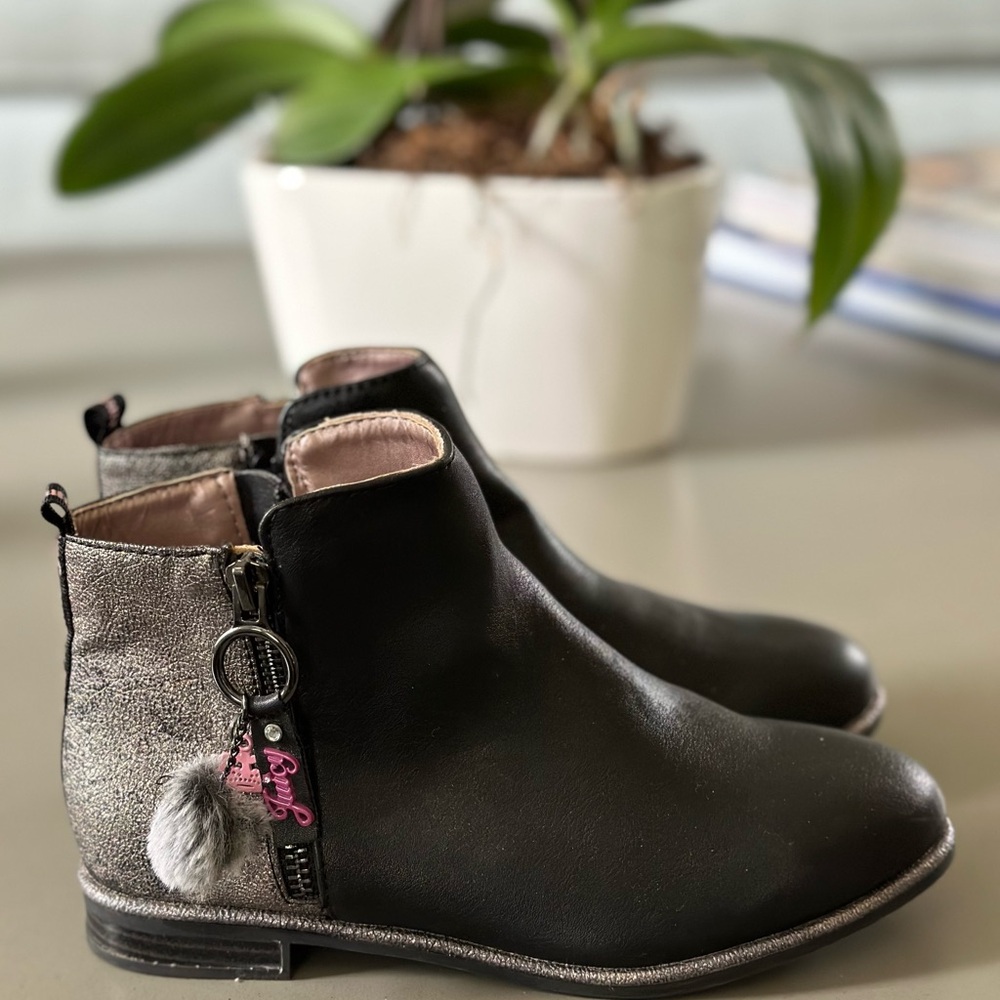 Juicy Couture kid’s booties